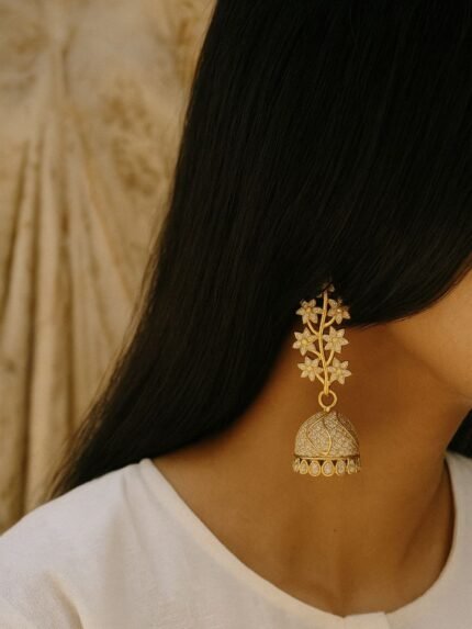 Naqsh e Guldaan White Jhumky