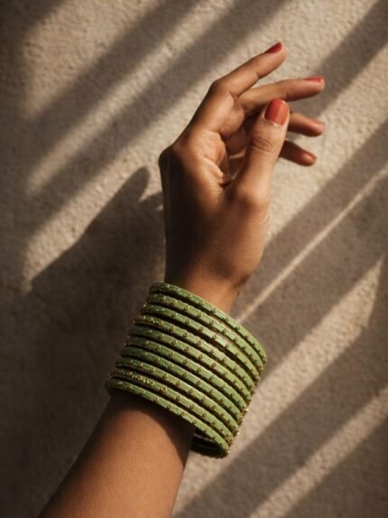 Rain Drop Pista Metal Bangles