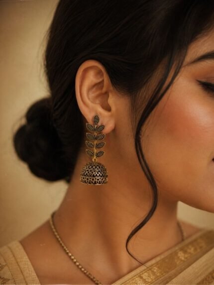 Sunehri Pattiyan Gold Jhumki